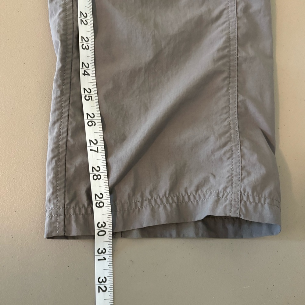 Mountain Hardwear womens Charcoal gray Cargo Pants hiking gorpcore Sz 12 nylon - Picture 12 of 13